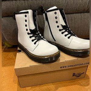 NIB White Doc Martens Big Kids Boys size 2 Girls size 3.